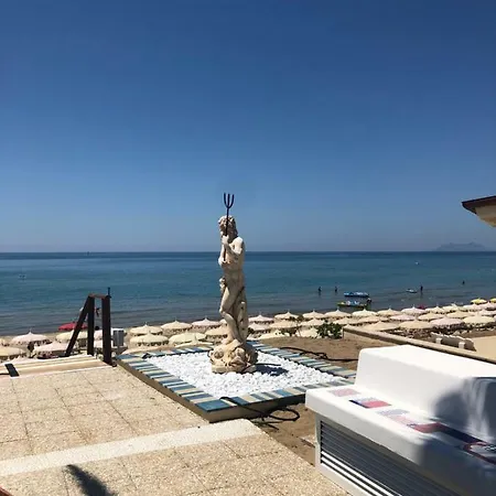 La Nave Ξενοδοχείο *