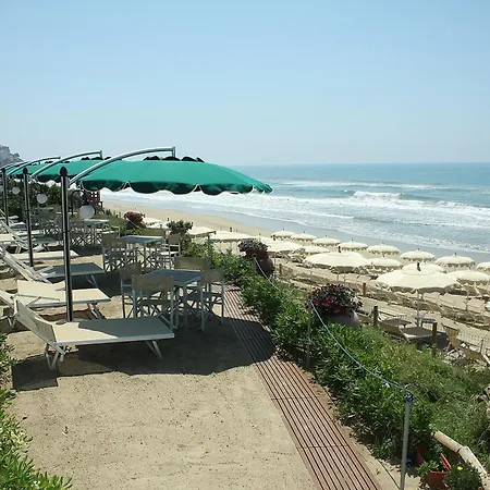 Hotel La Nave *