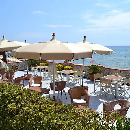 Hotel La Nave *