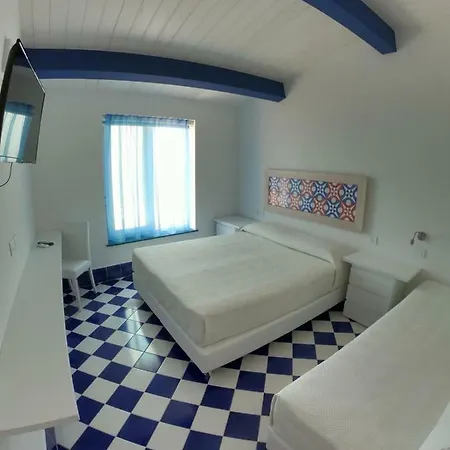 Hotell La Nave Sperlonga